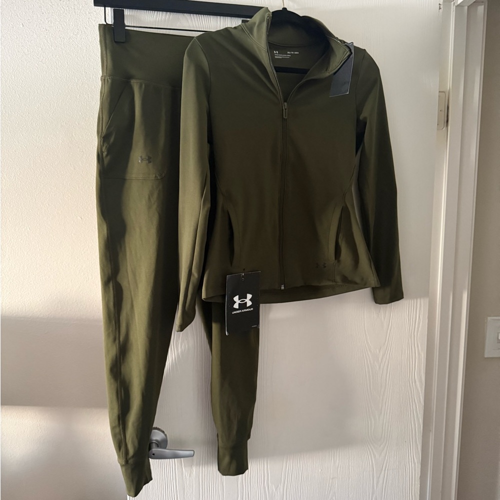 Under Armour Women's Green Track Pants and Jacket Set